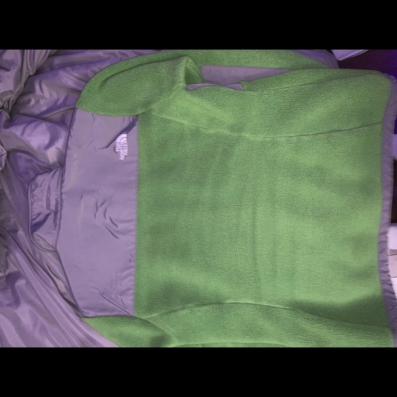 Women’s North Face Fleece Zip Up - Picture 2 of 3